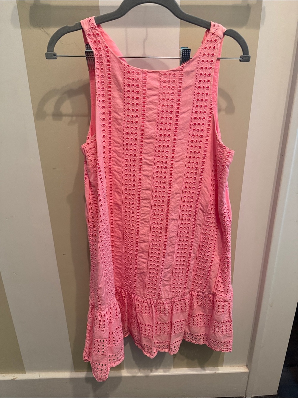 Vineyard Vines Pink eyelet dress